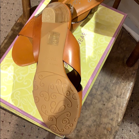 Brighton Tiegs sandal - Picture 4 of 7